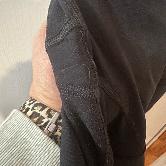 VS Total Knockout Sport Tight with sheer mesh and scallop edges - Picture 11 of 12